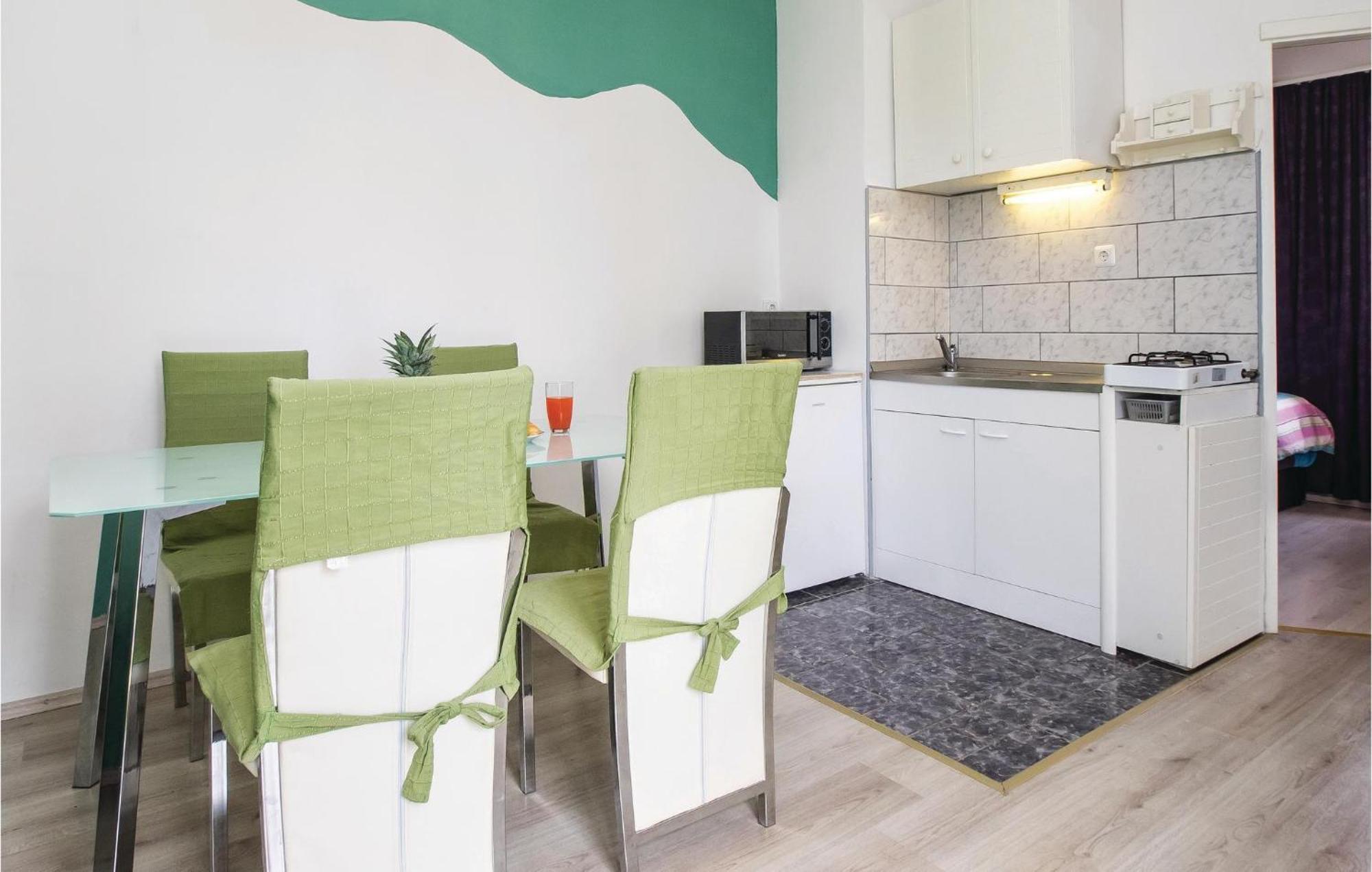 Cozy Apartment In Split With Kitchenette Exterior foto